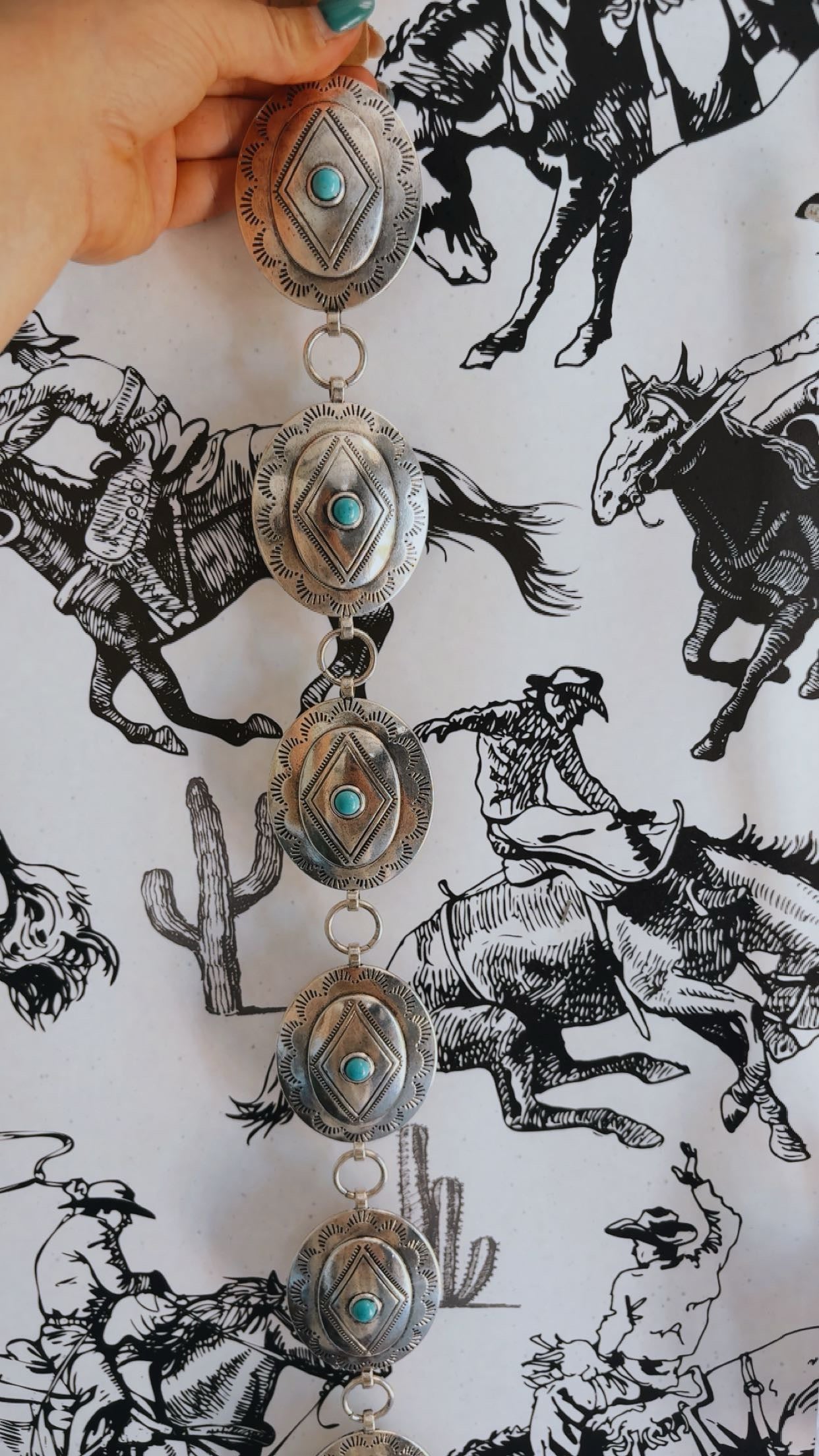 Western Oval Concho Chain Belt