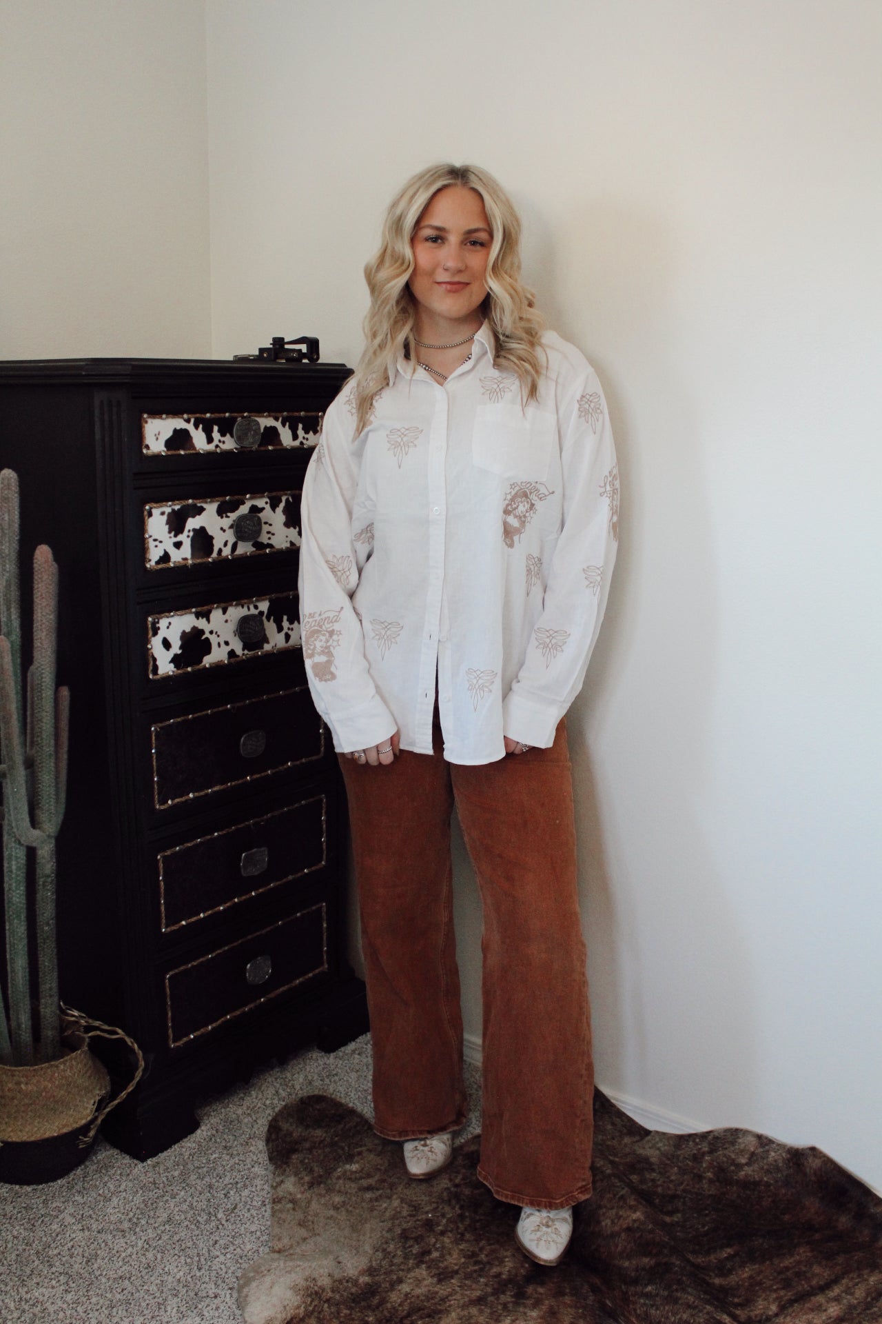 Secretariat's linen blouse