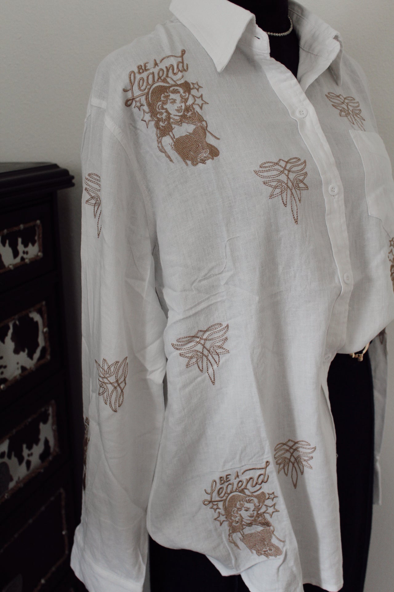 Secretariat's linen blouse