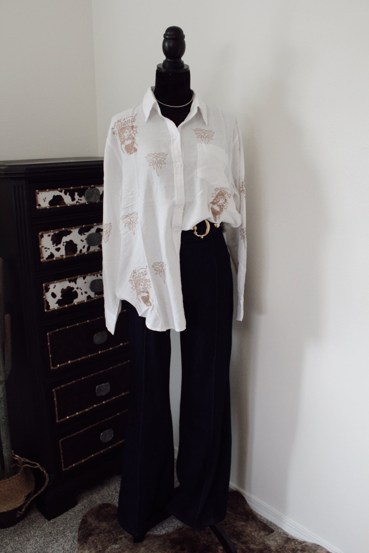 Secretariat's linen blouse
