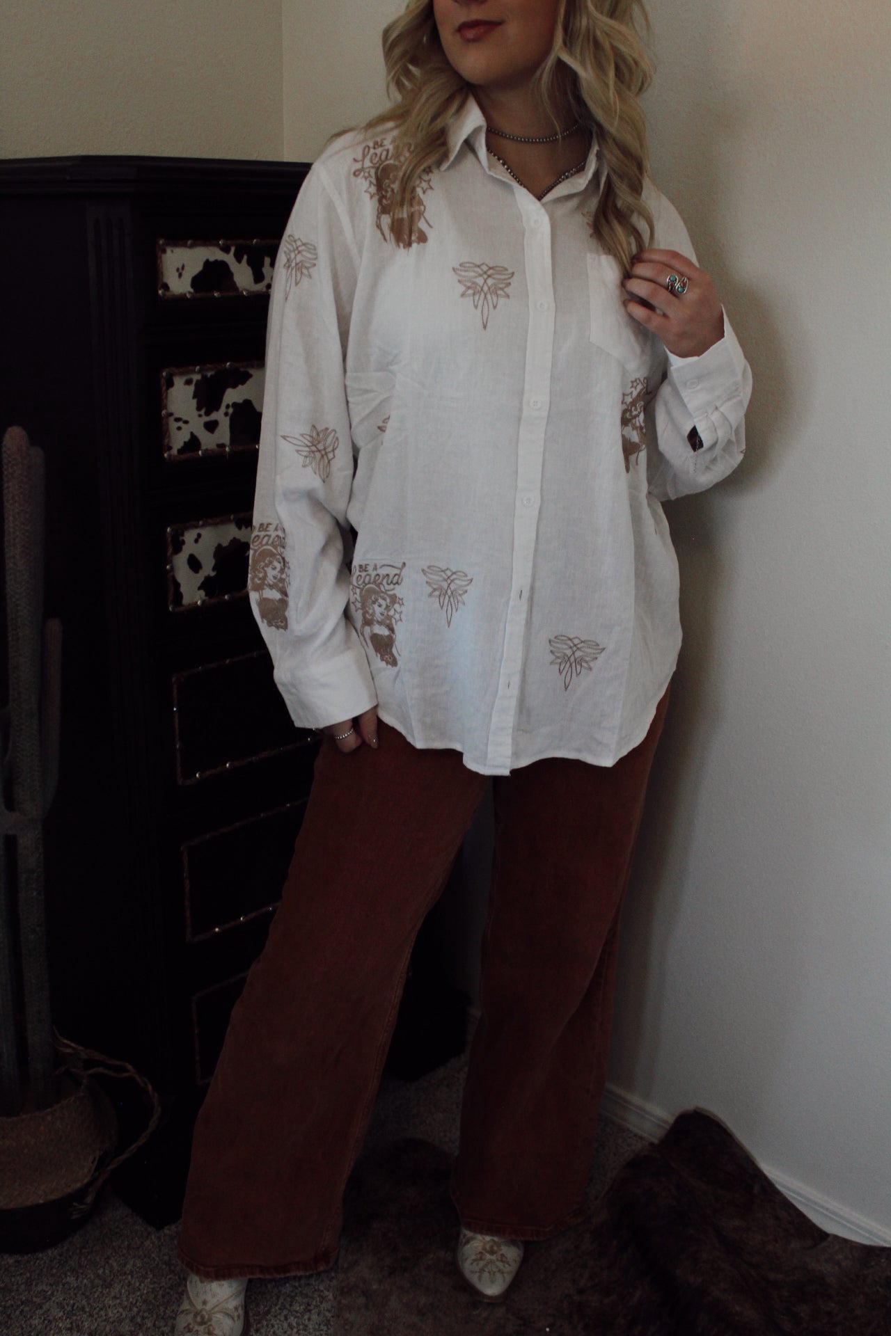 Secretariat's linen blouse